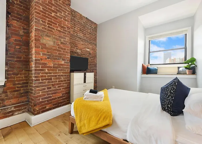 Industrial Vintage Retreat Near Downtown, Stadiums Appartement