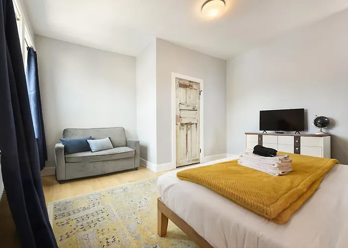 Industrial Vintage Retreat Near Downtown, Stadiums Pittsburgh